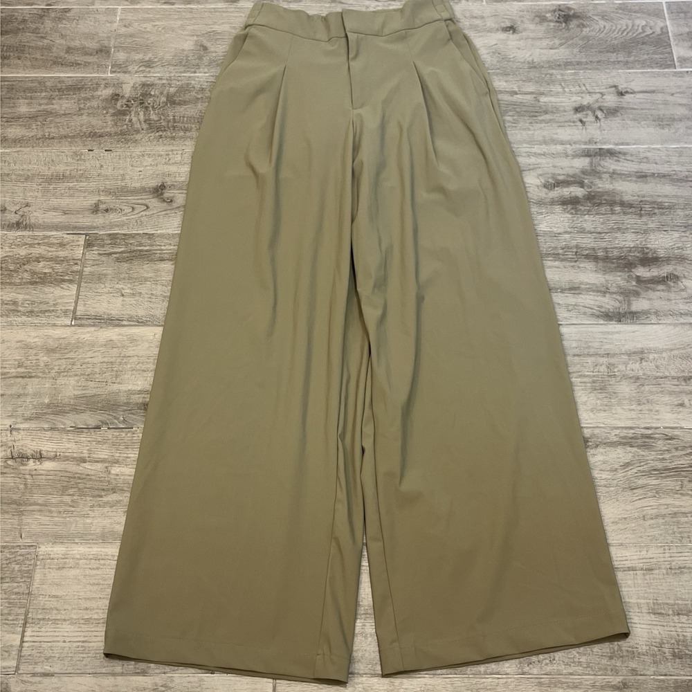 Athleta Pinnacle High Rise Trouser Khaki Green Women's Size 4 Wide Leg Dressy
